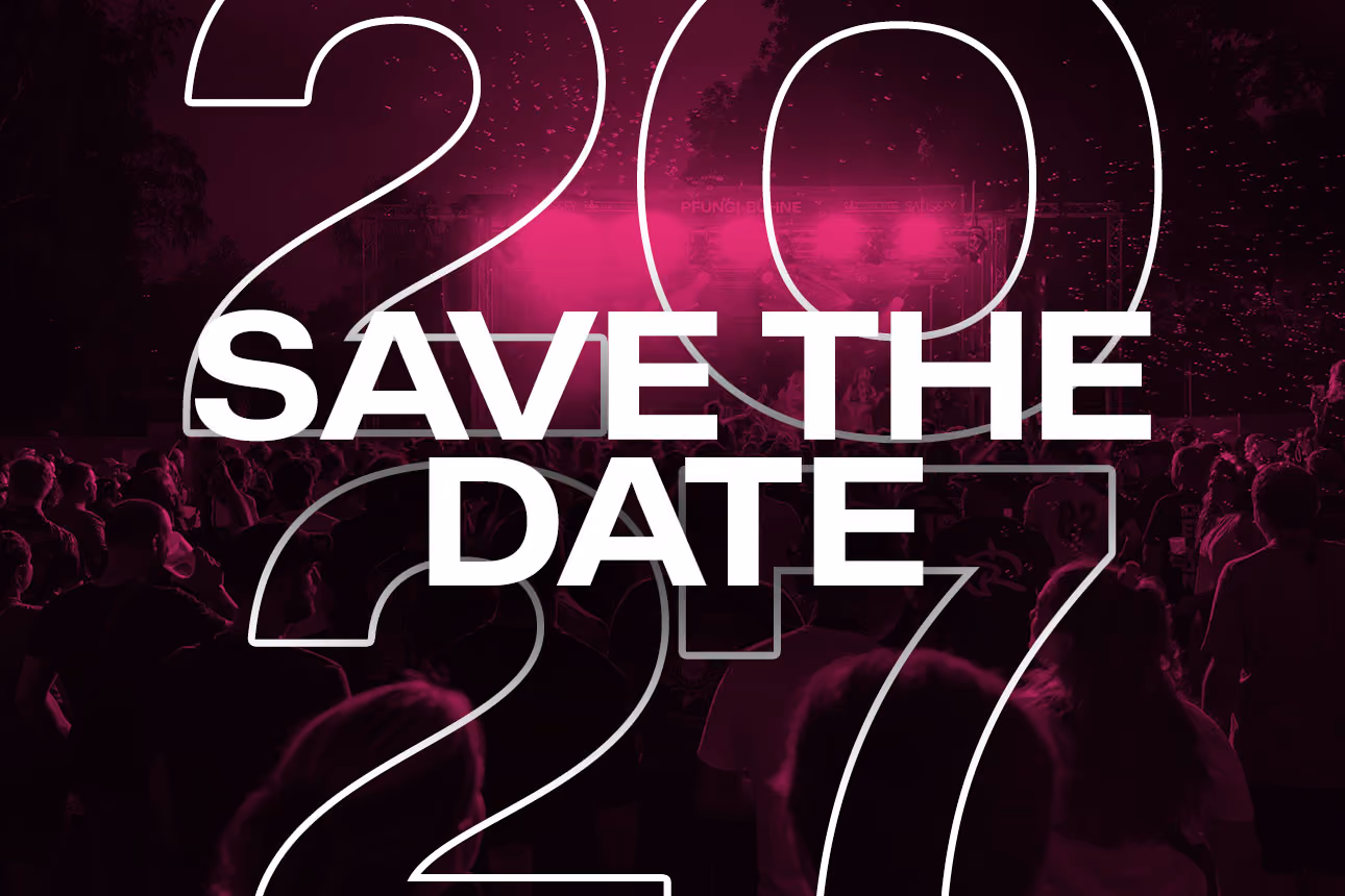 Save the date Schrift. Im Hintergrund ist die Zahl 2027 zu sehen.
